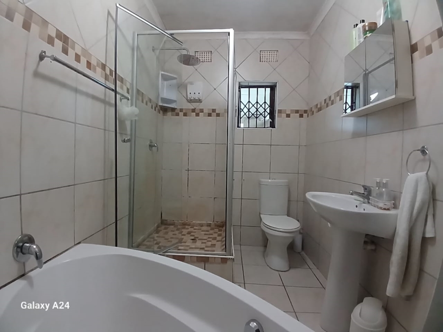 4 Bedroom Property for Sale in Beacon Bay Eastern Cape